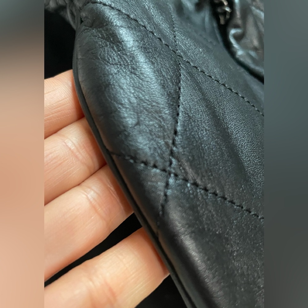 💯% Authentic Chanel hobo crossbody bag - Picture 17 of 17